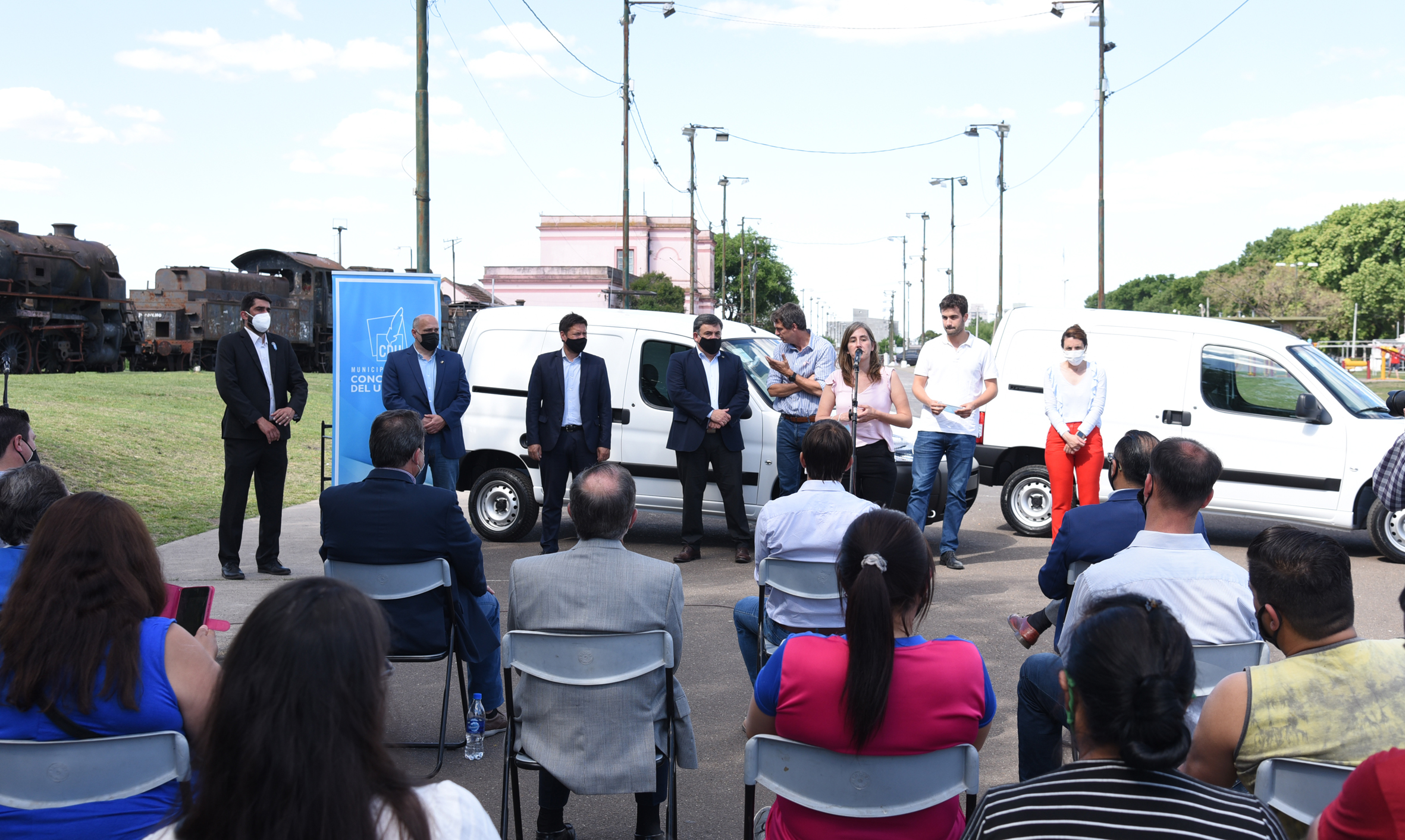 El gobierno nacional entregó vehículos y equipamientos a la Municipalidad