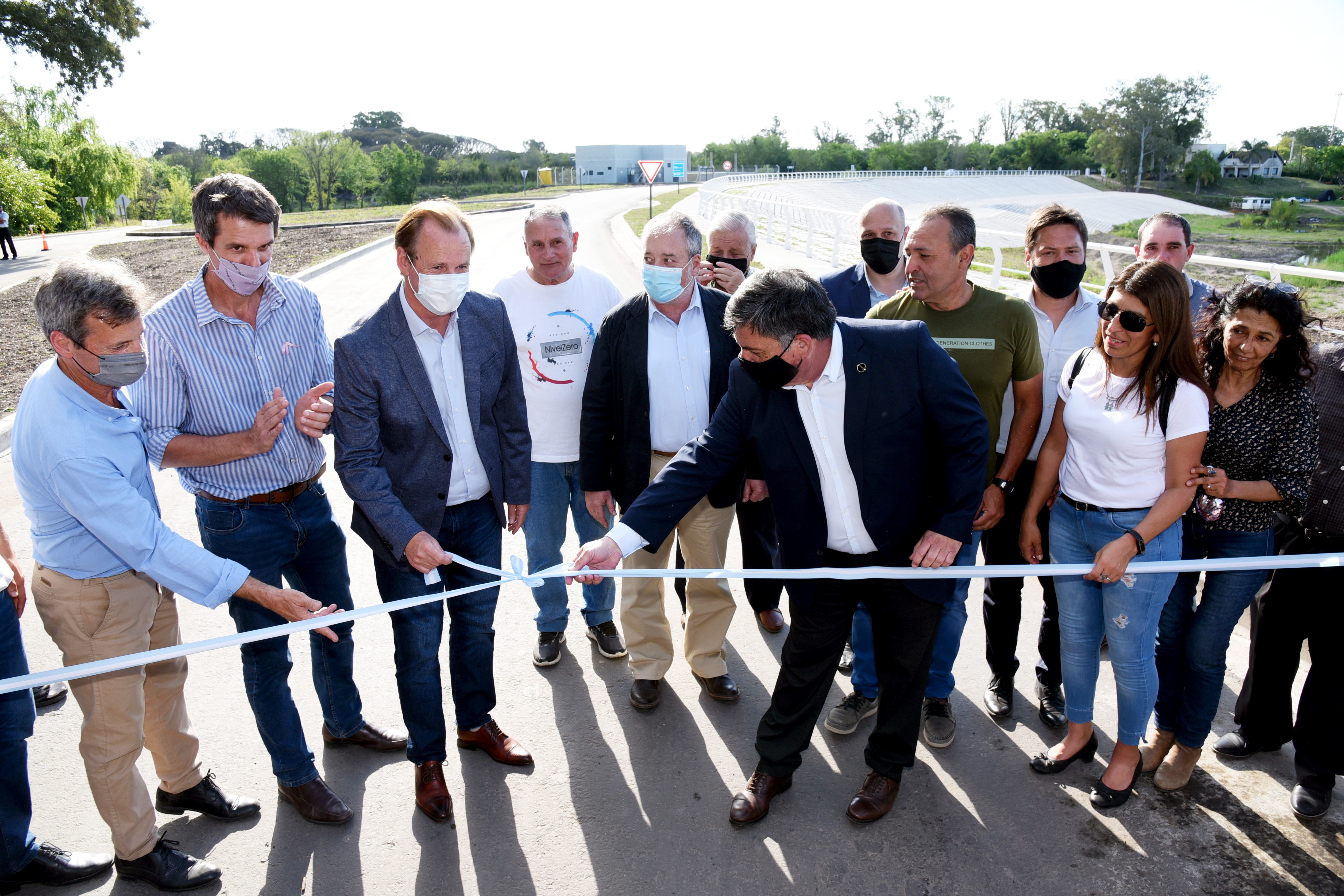 Los vecinos de Cantera 25, San Isidro y San José ya cuentan con una defensa que los protegerá por siempre de las crecidas del río.