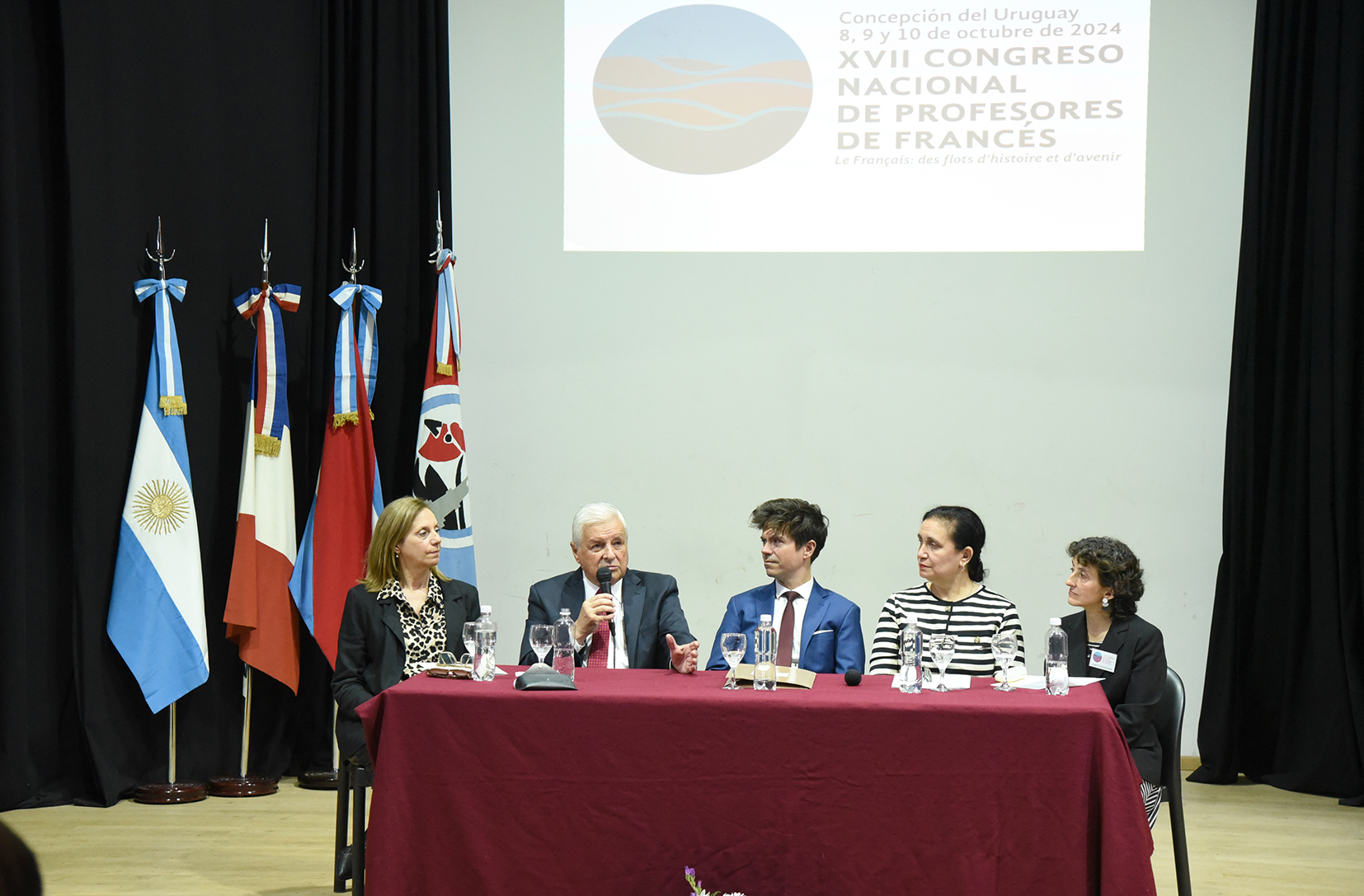 Quedó inaugurado el XVII Congreso Nacional de Profesores de Francés