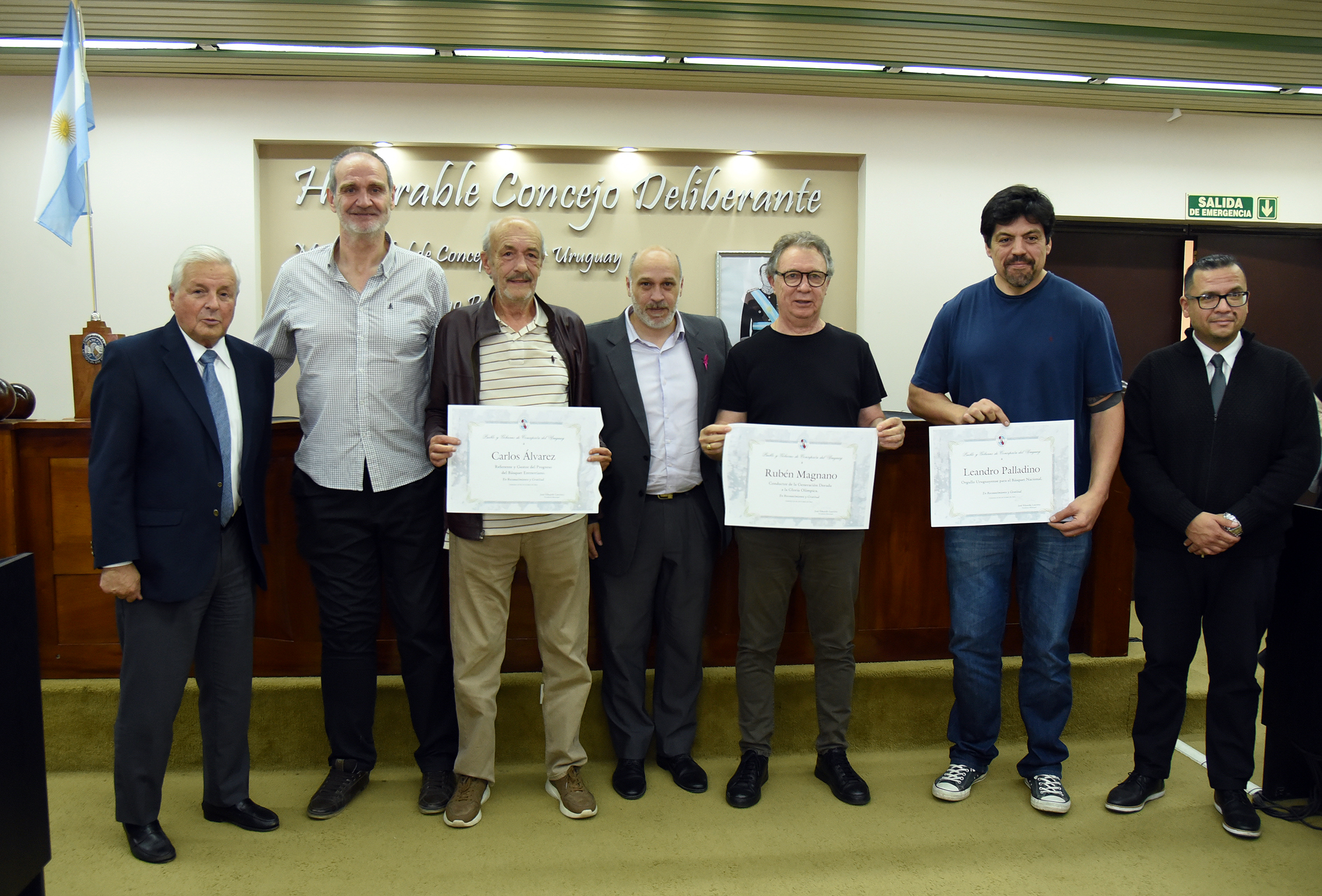 La Municipalidad homenajeó a Rubén Magnano