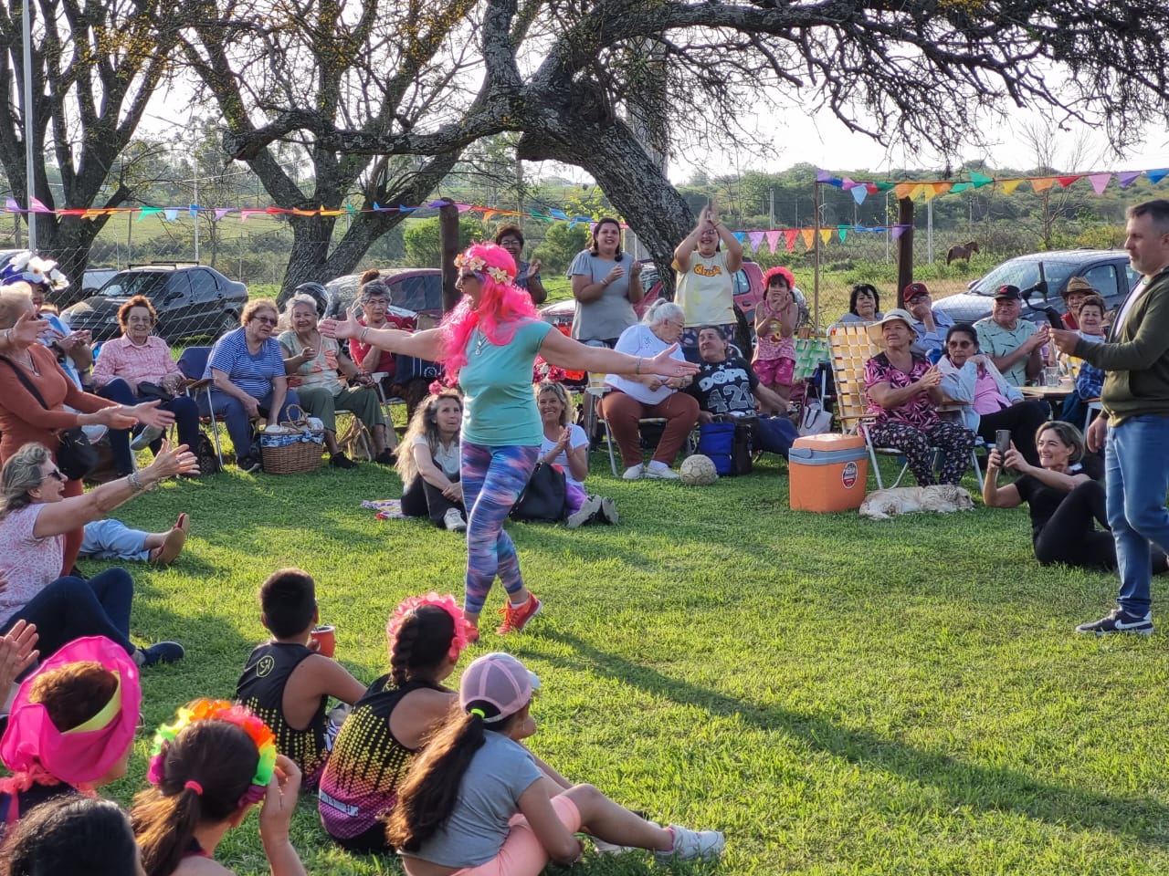 Los adultos mayores festejaron el Día de la Primavera